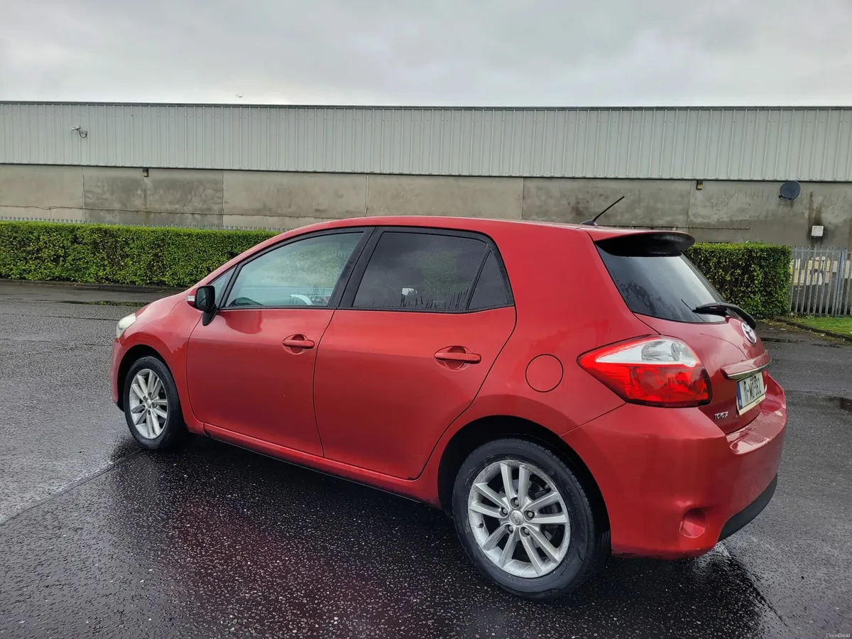 CLEAN 2011 TOYOTA AURIS SPORT 1.4 DIESEL. - Image 4