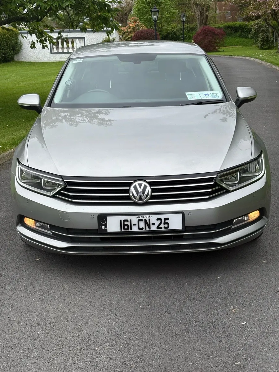 Volkswagen Passat - Image 1