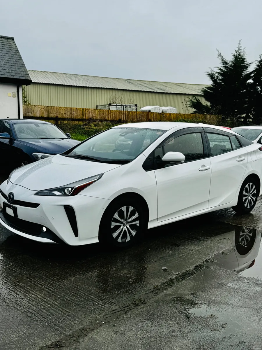 Toyota Prius 1.8 Hybrid Safety Pack 48000kms 2022 - Image 2