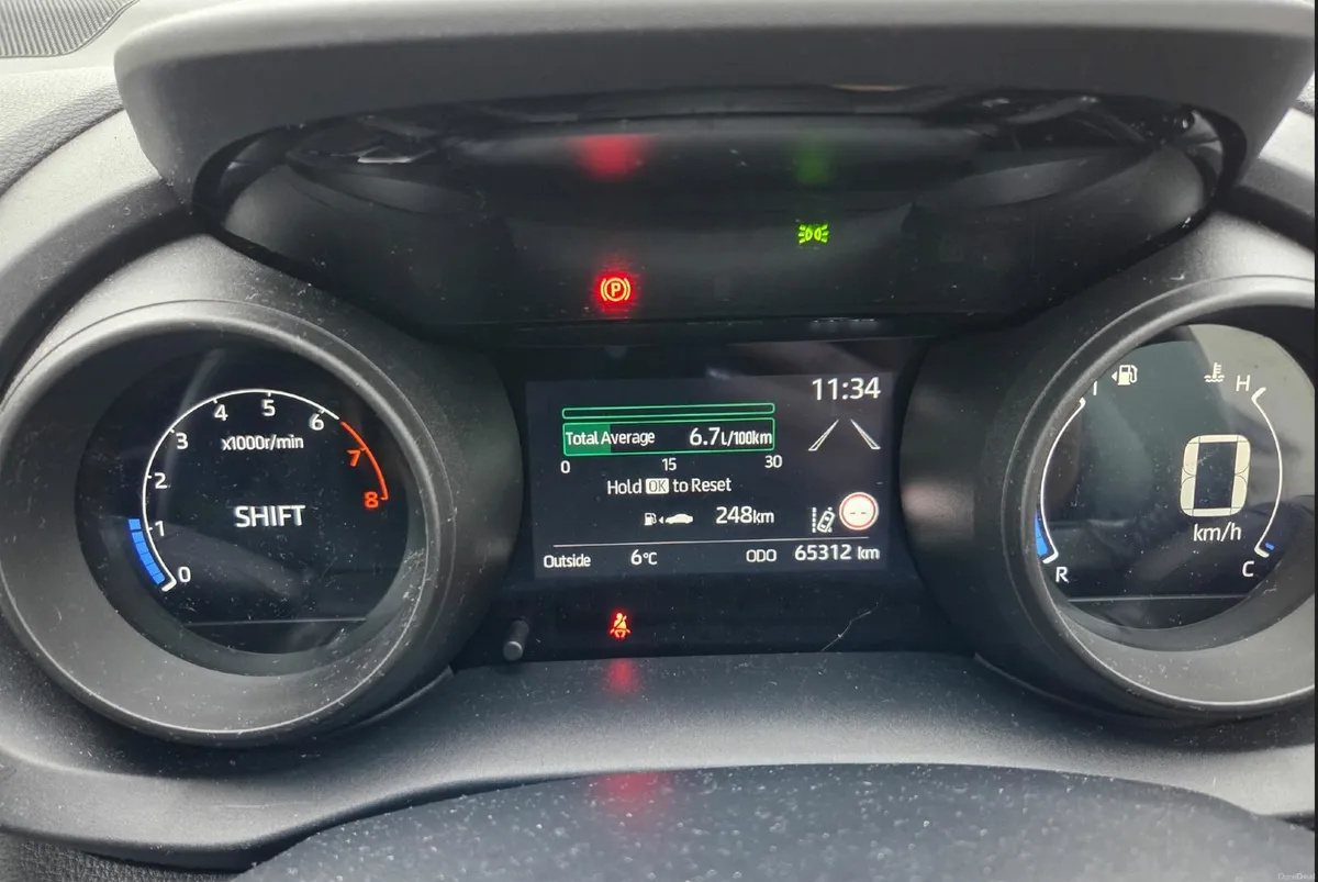 Toyota Yaris 2023 - Image 2