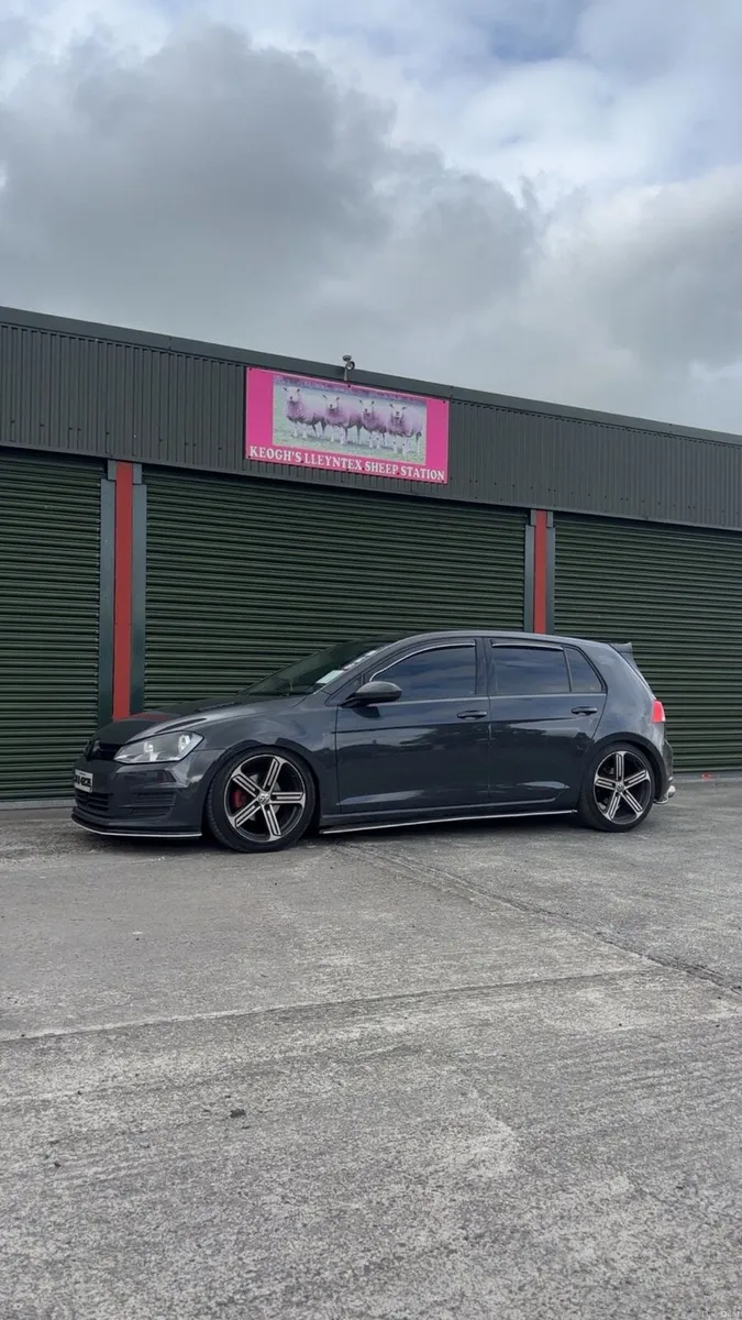 Volkswagen Golf - Image 1