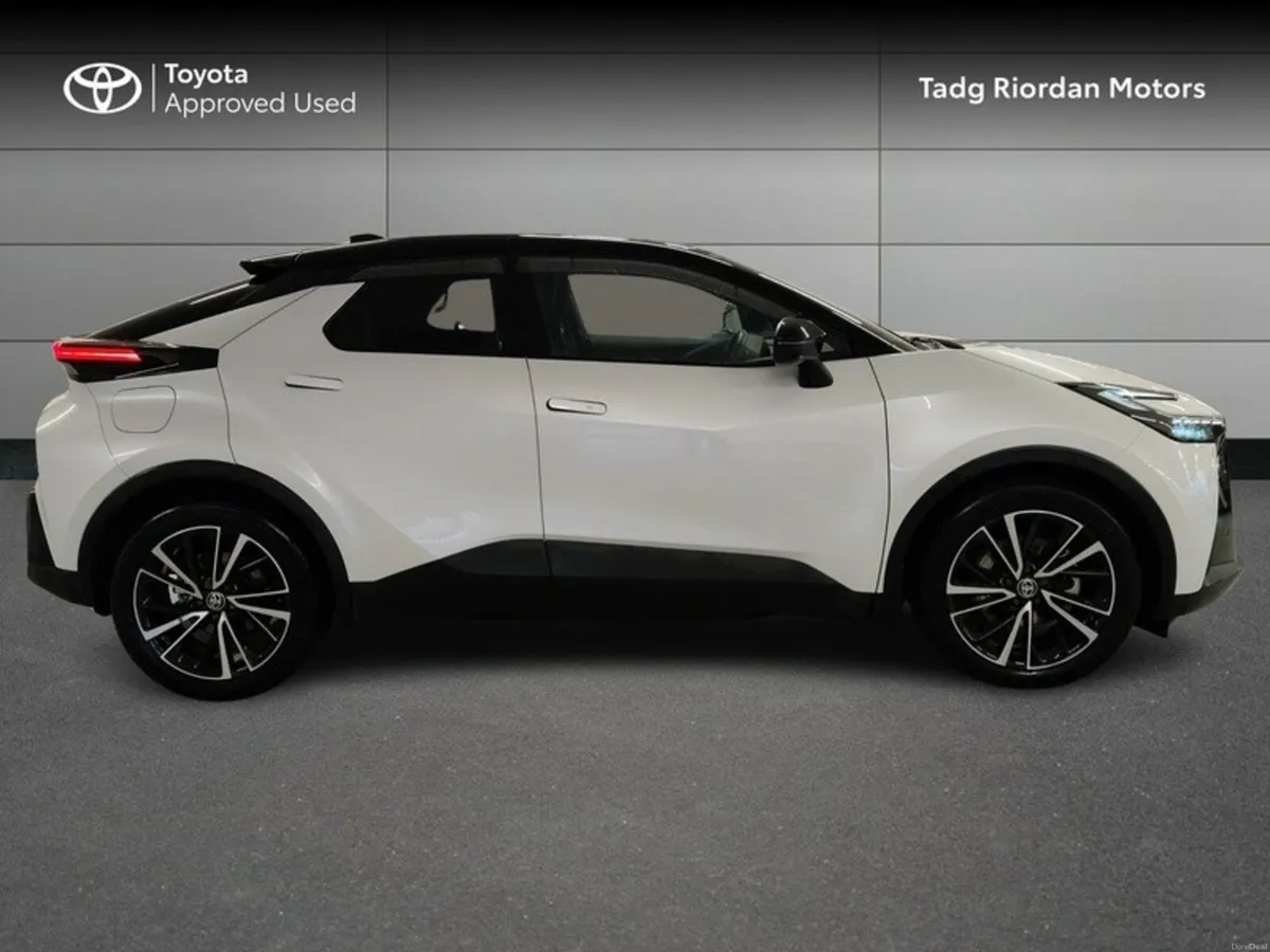 Toyota C-HR PHEV SOL - Image 3