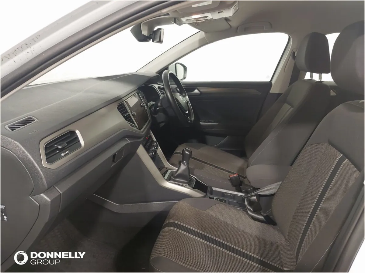 Volkswagen T-roc Hatchback SE - Image 2