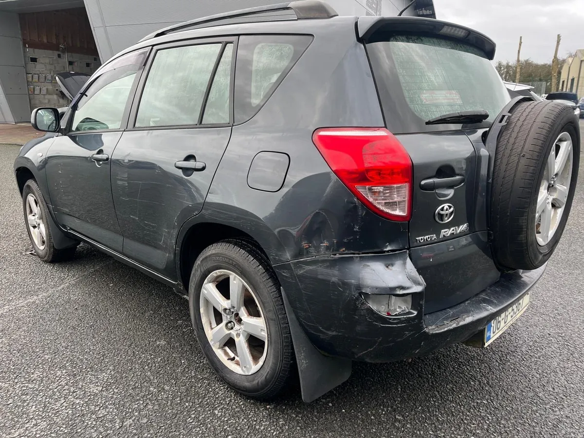 Toyota rav 4petrol - Image 3