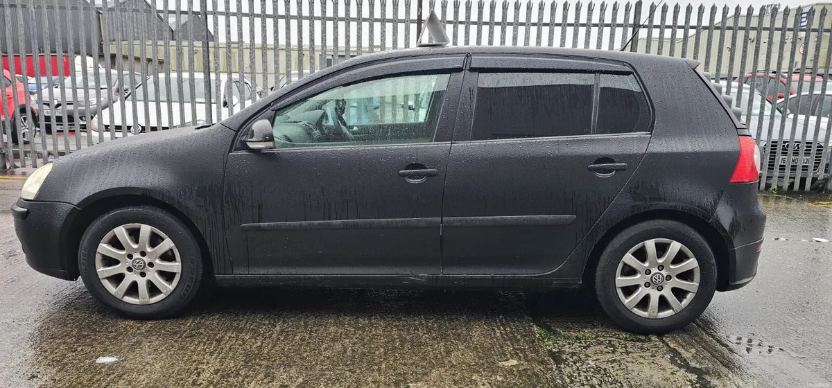 Volkswagen Golf 2005 (AUTOMATIC) - Image 3
