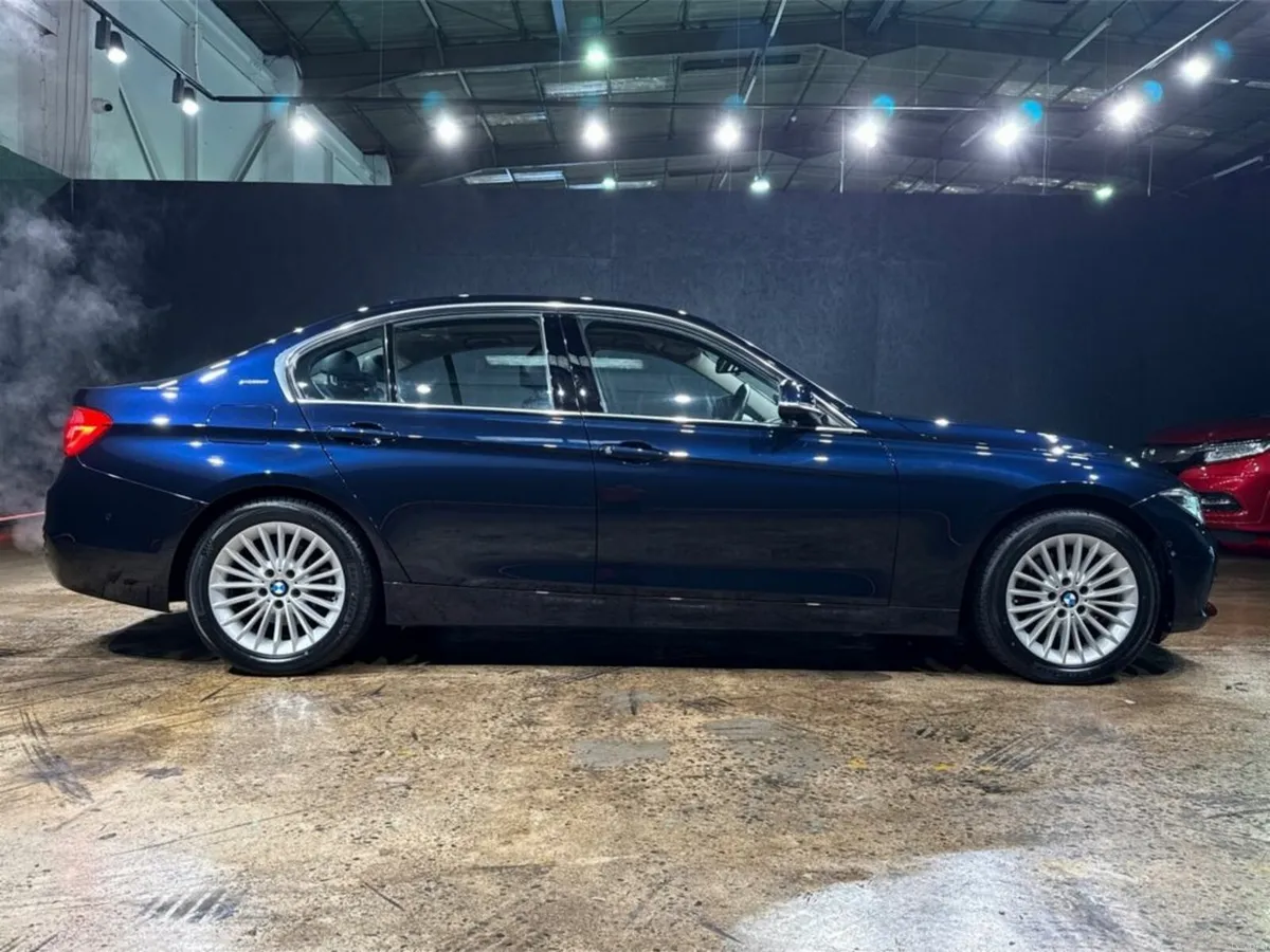 BMW 3-Series 2.0L AUTOMATIC HYBRID - E LUXURY - FU - Image 3