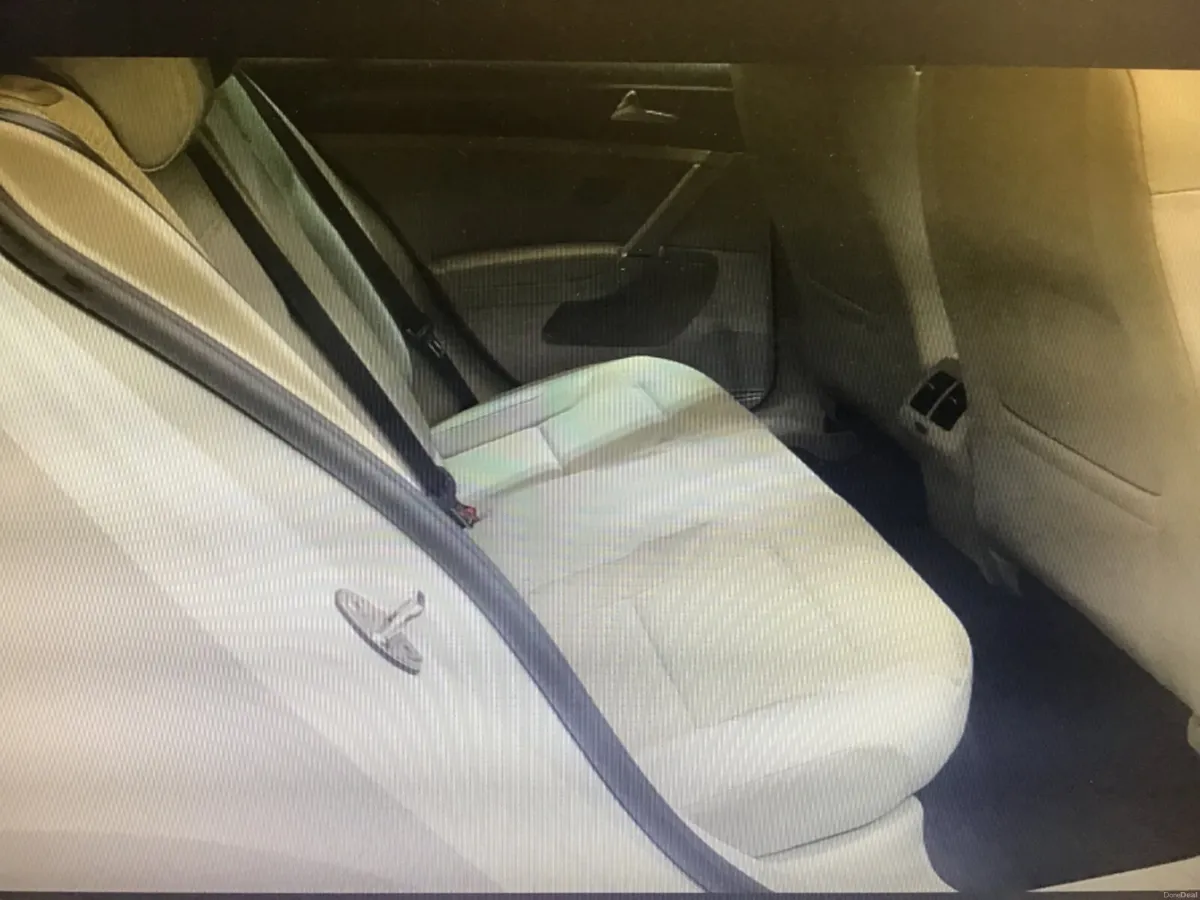 Volkswagen Golf SE NAVIGATION TDI BLUEMOTION TECHN - Image 4