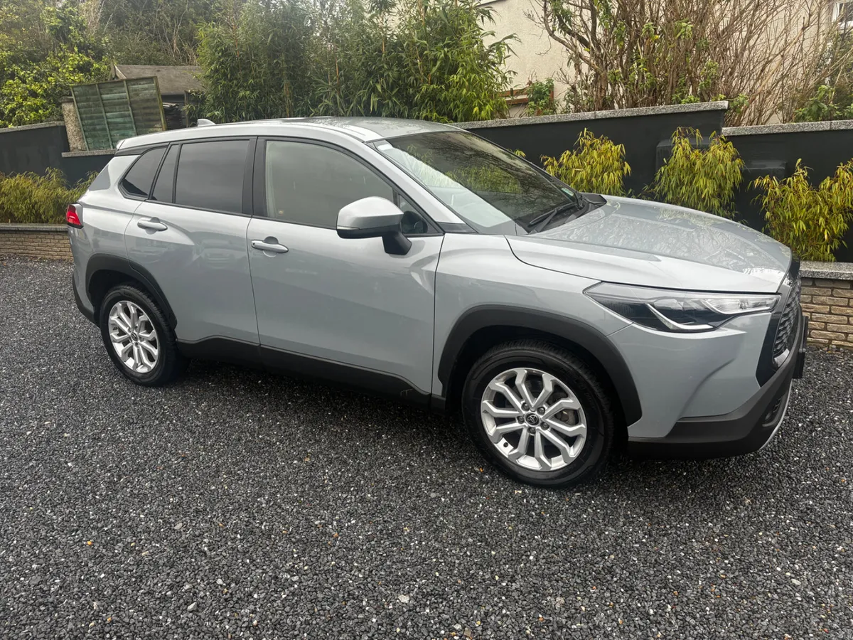 Toyota Corolla Cross 2023 Hybrid Automatic - Image 3