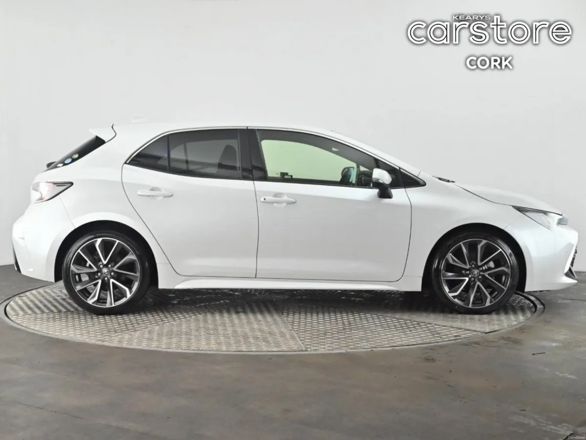 Toyota Corolla 1.8 Hybrid Luna Sport Hatchback - Image 2