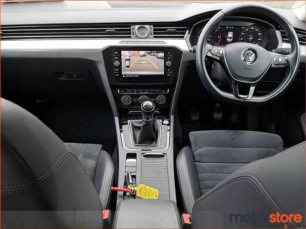 Volkswagen Passat 2.0 TDI 150HP Highline - Image 4