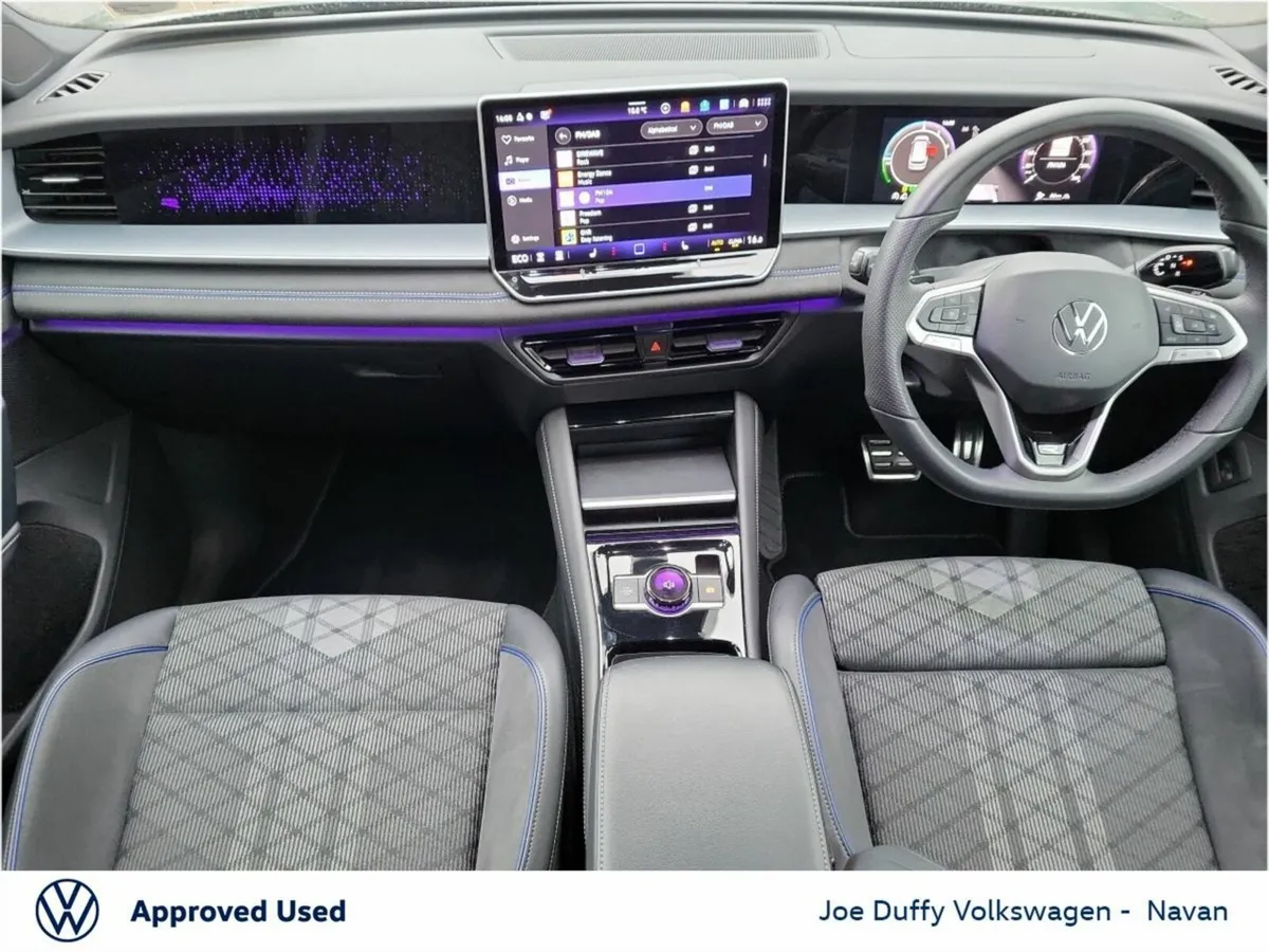 Volkswagen Tayron R-LINE 1.5 TSI PHEV 204HP AUTO - Image 3