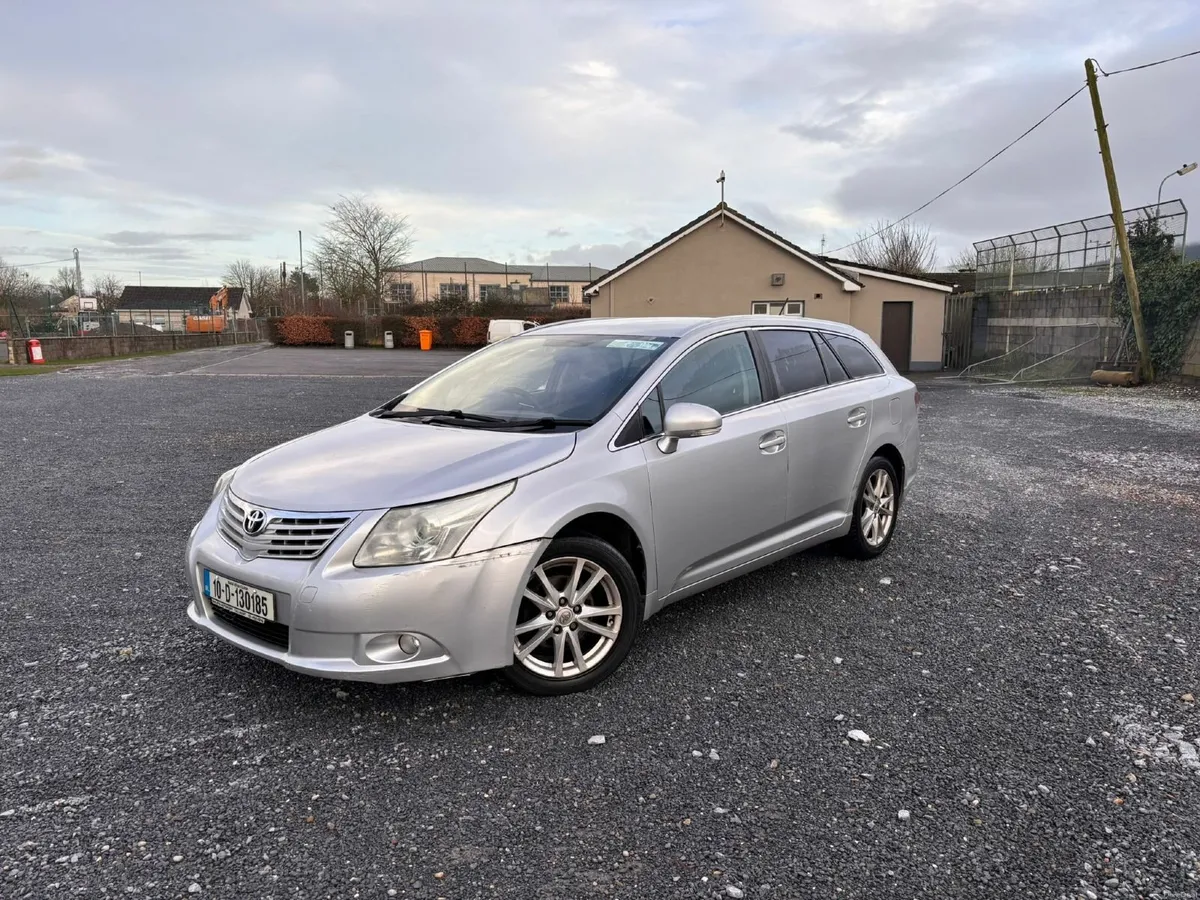Toyota Avensis 2010 - Image 2
