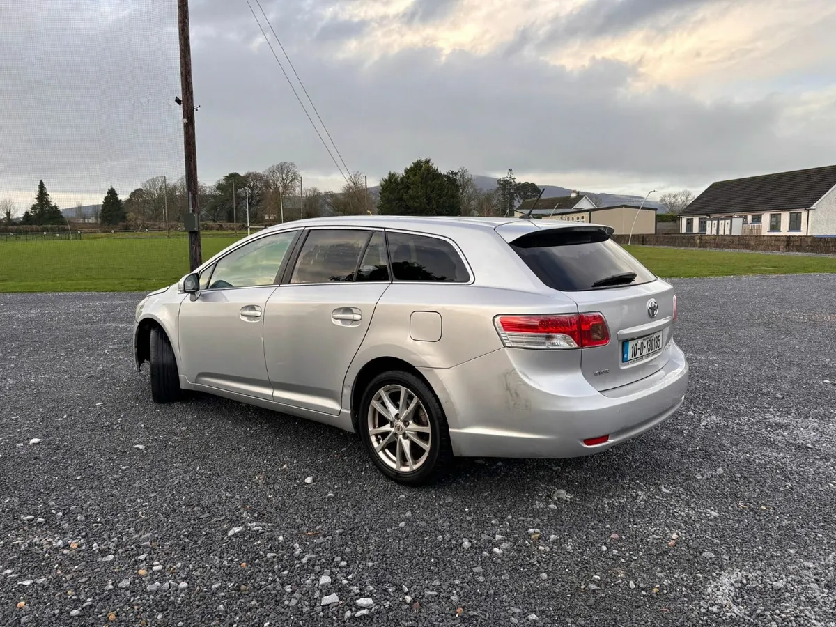 Toyota Avensis 2010 - Image 4