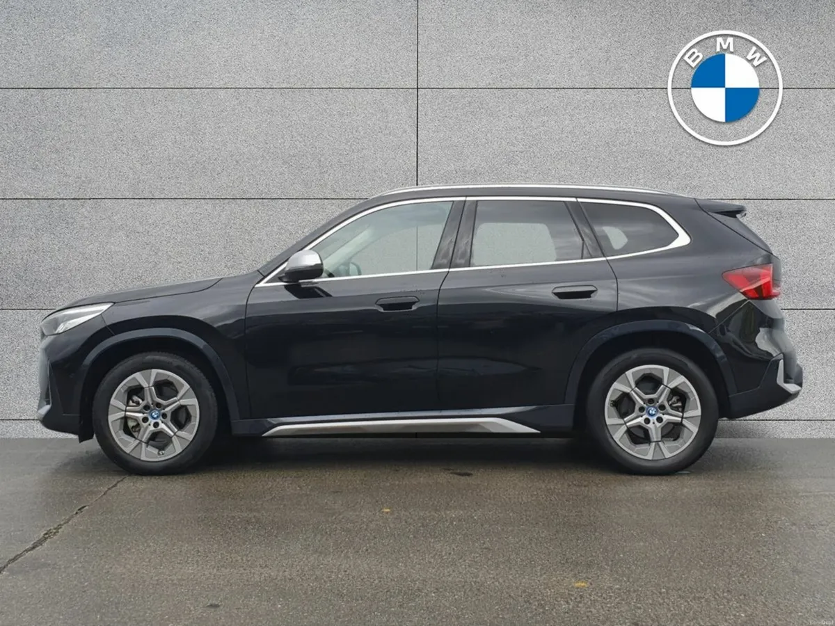 BMW iX1 eDrive20 xLine - Image 4