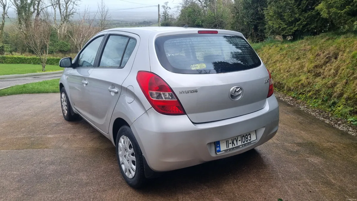 11 HYUNDAI I20 *NEEDS REPAIR* - Image 3