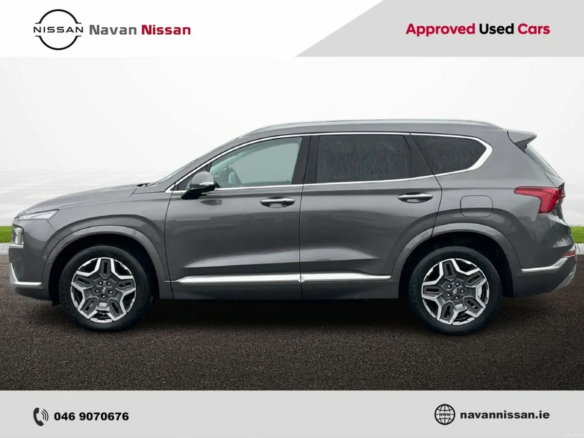 Hyundai Santa Fe 1.6 PHEV 4WD Premium Auto *FAMILY - Image 4