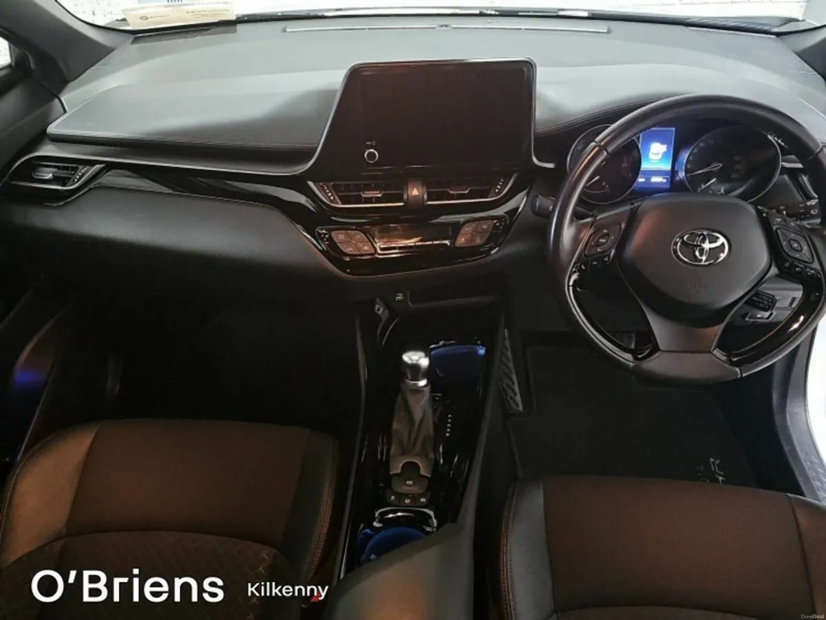 Toyota C-HR 1.8 HYBRID SPORT - Image 2