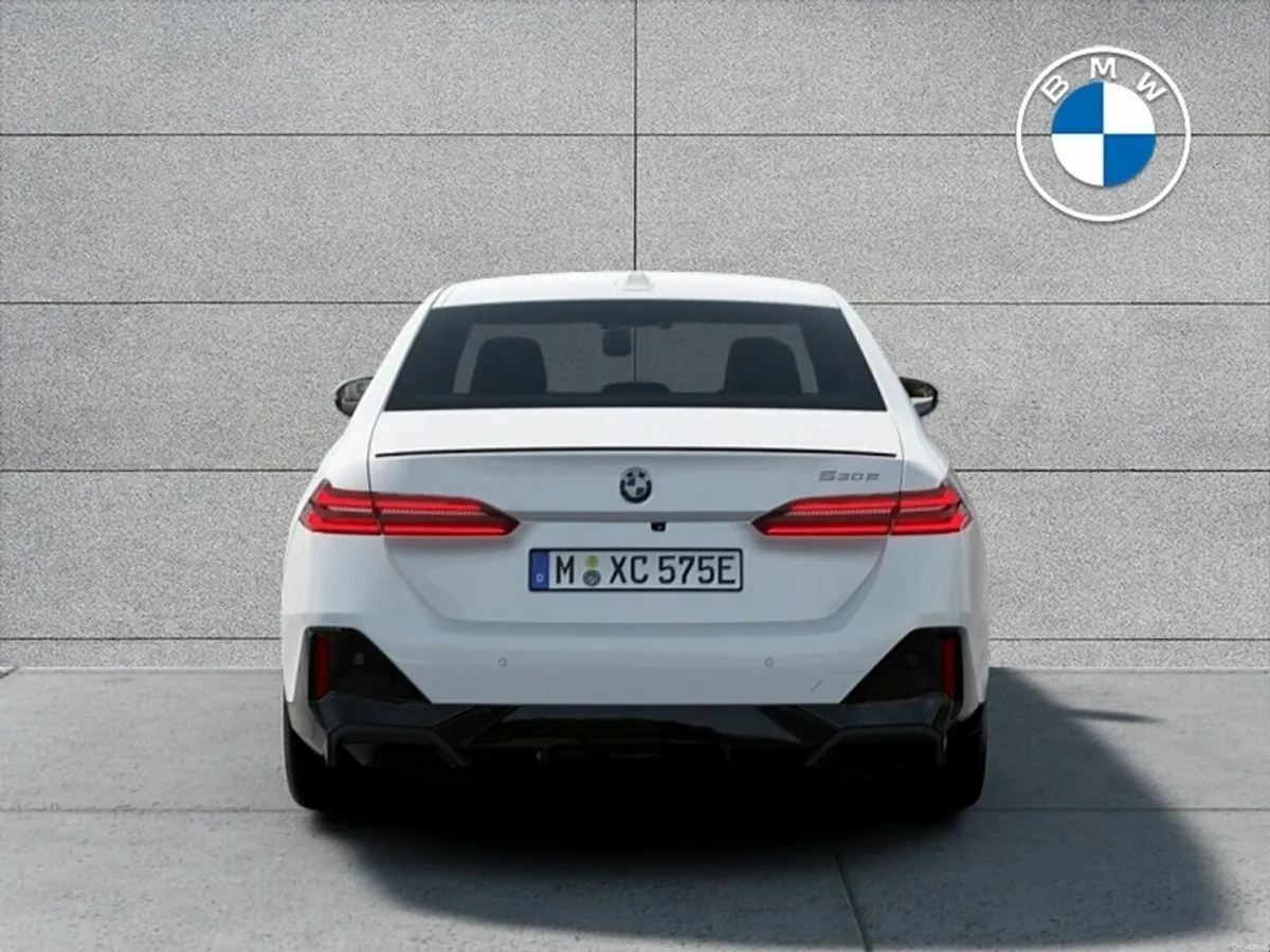 BMW 5-Series 530e M Sport Pro - Image 3