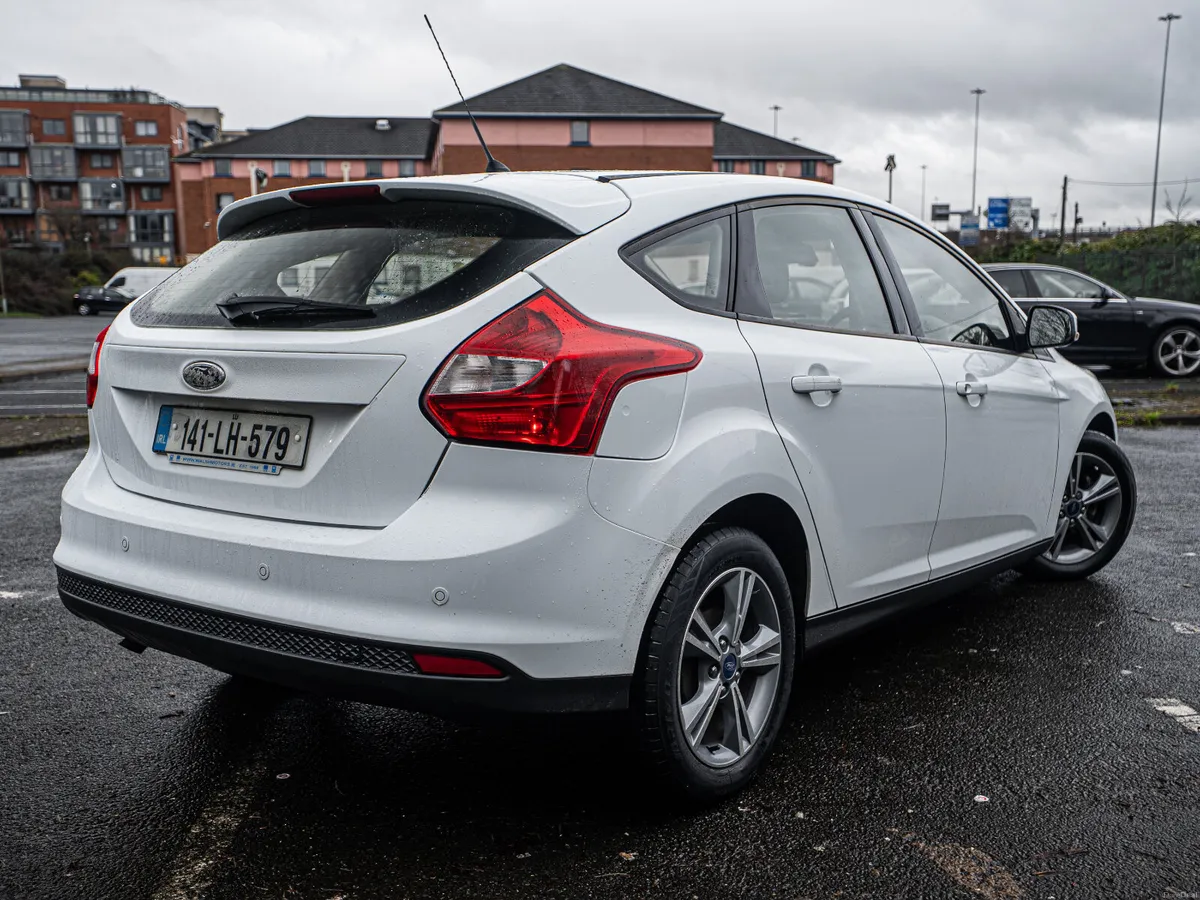 Ford Focus 2014 - Image 2