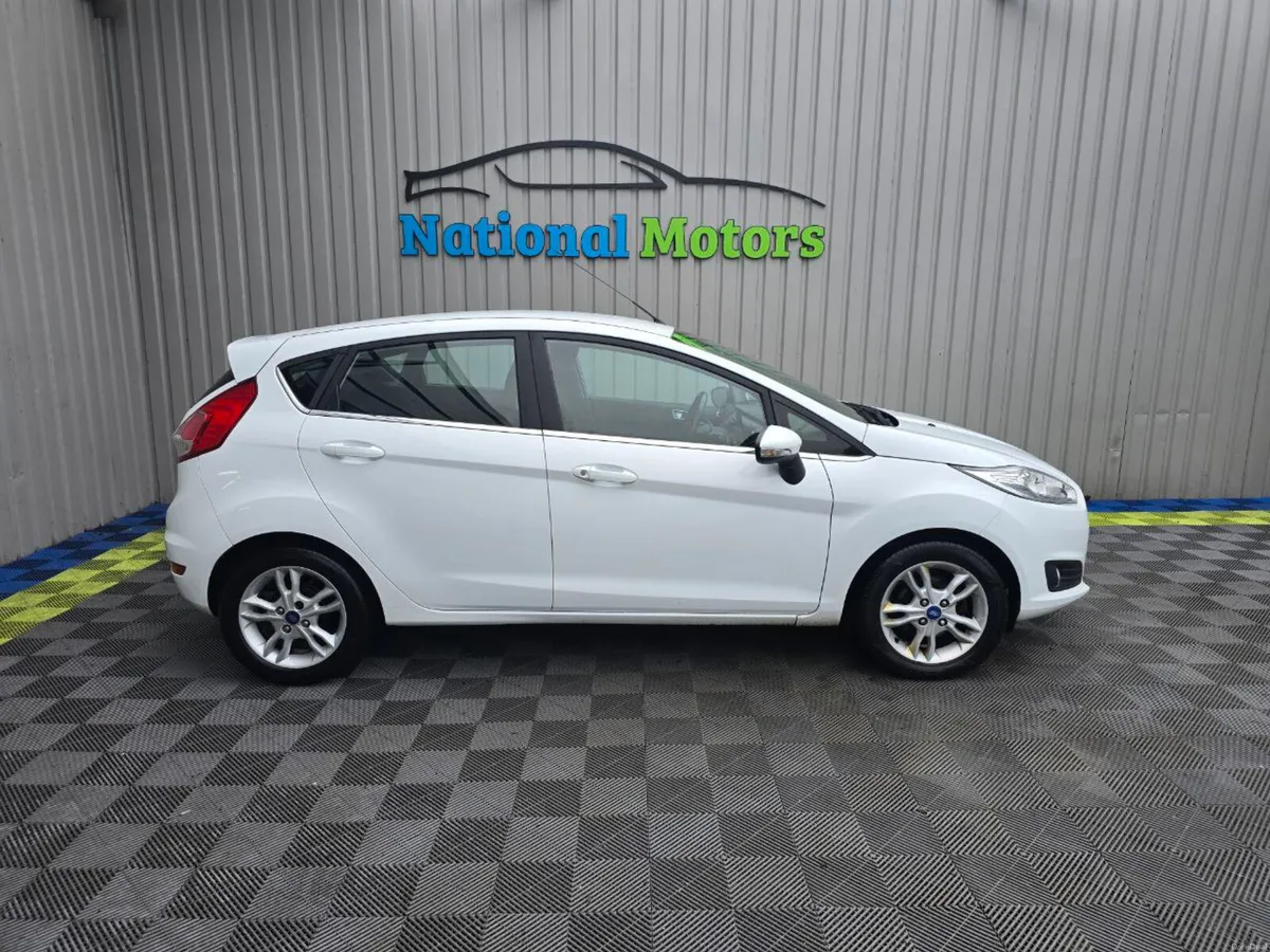 2016 Ford Fiesta 1.0 Petrol ZETEC - Image 3