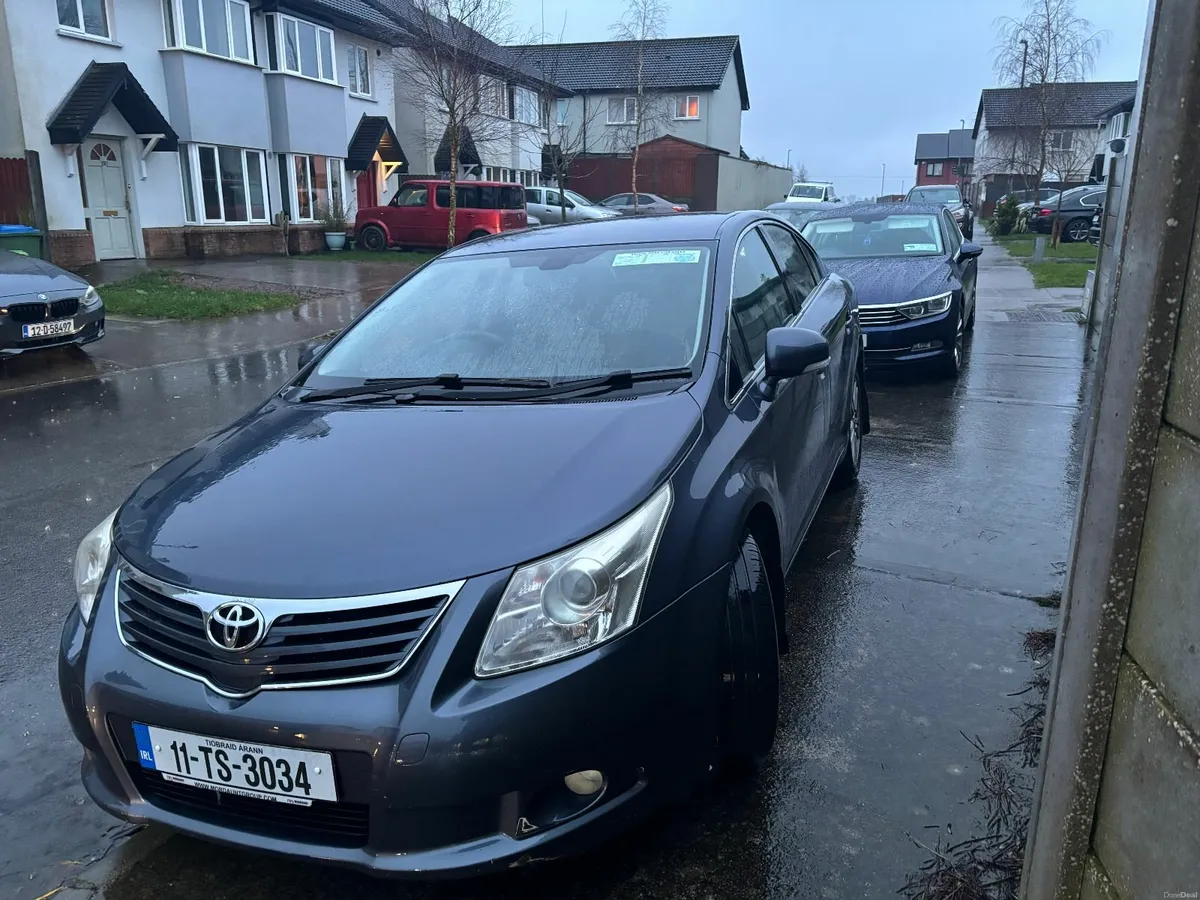 Toyota Avensis 2011 - Image 1