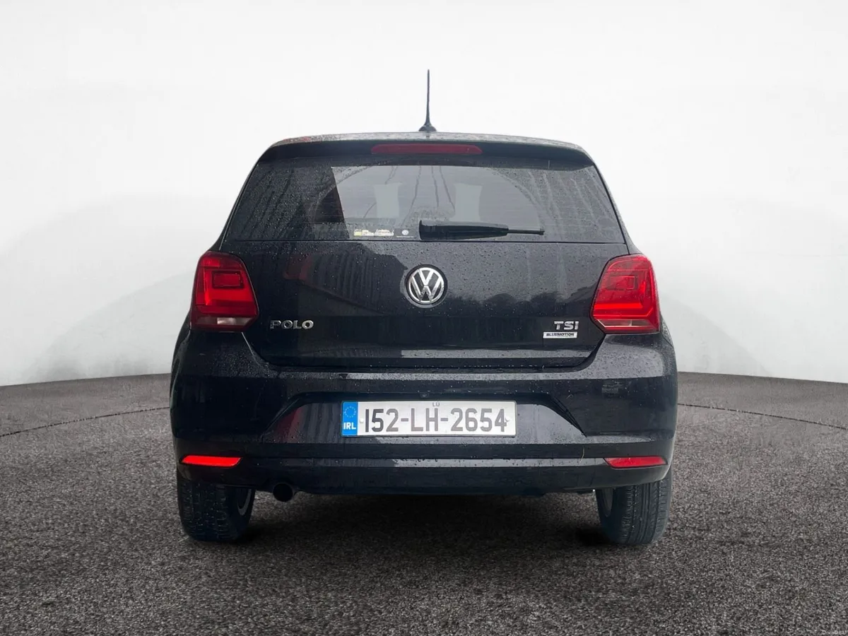 VOLKSWAGEN POLO 2015 AUTOMATIC - Image 4