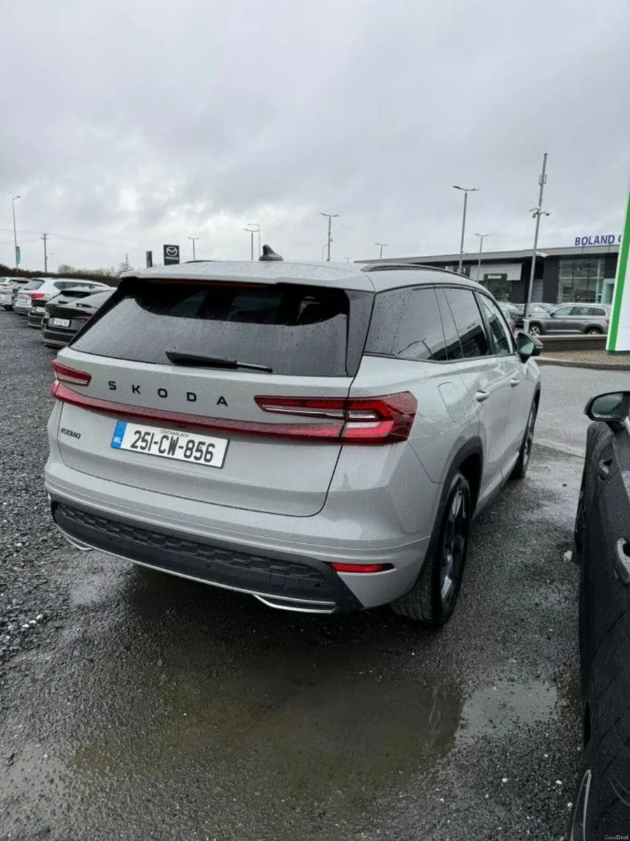 Skoda Kodiaq 2.0TDI SPORTLINE *STEEL GREY* € PER W - Image 2