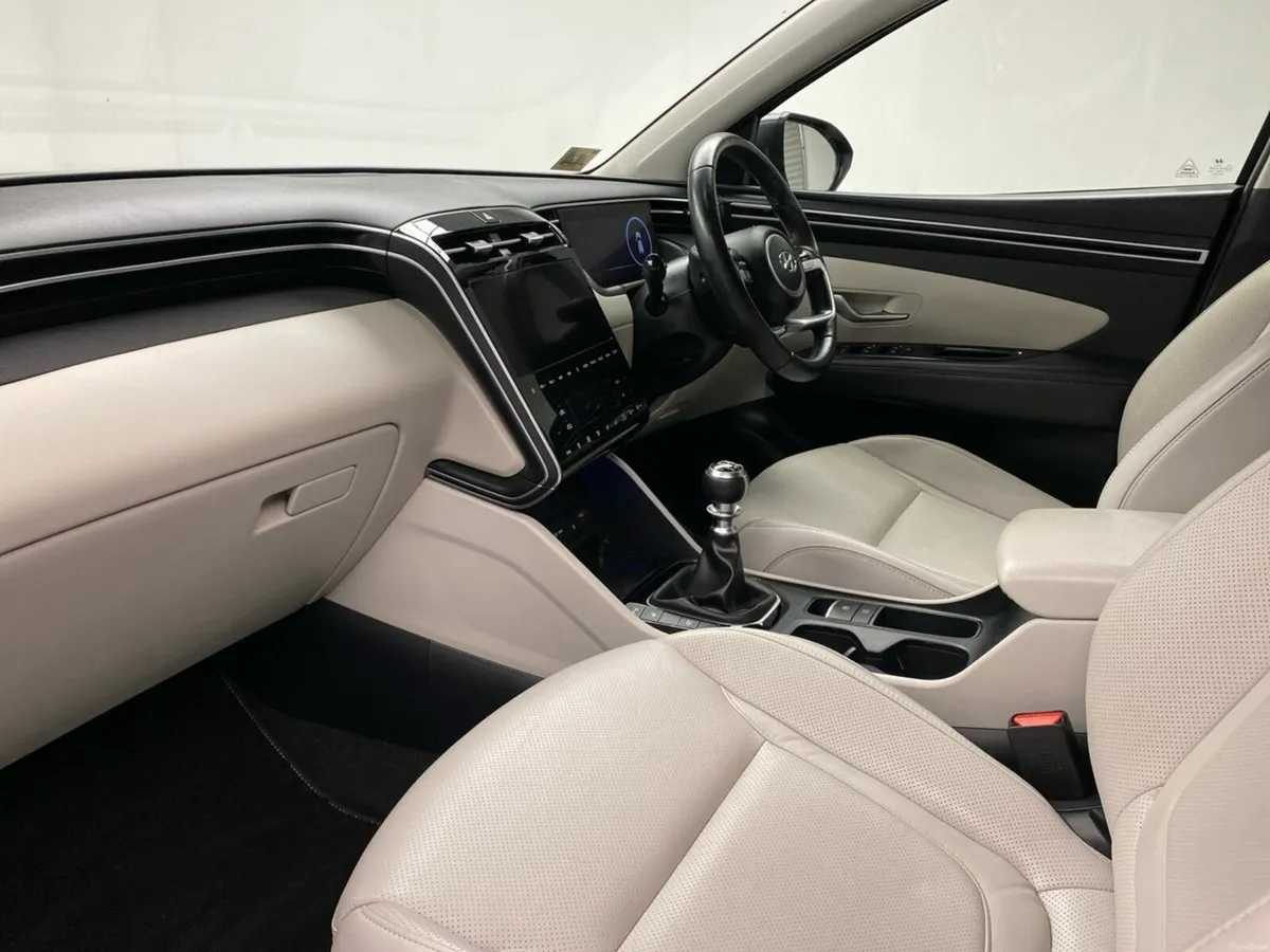 Hyundai Tucson 2WD Executive Plus - Image 3