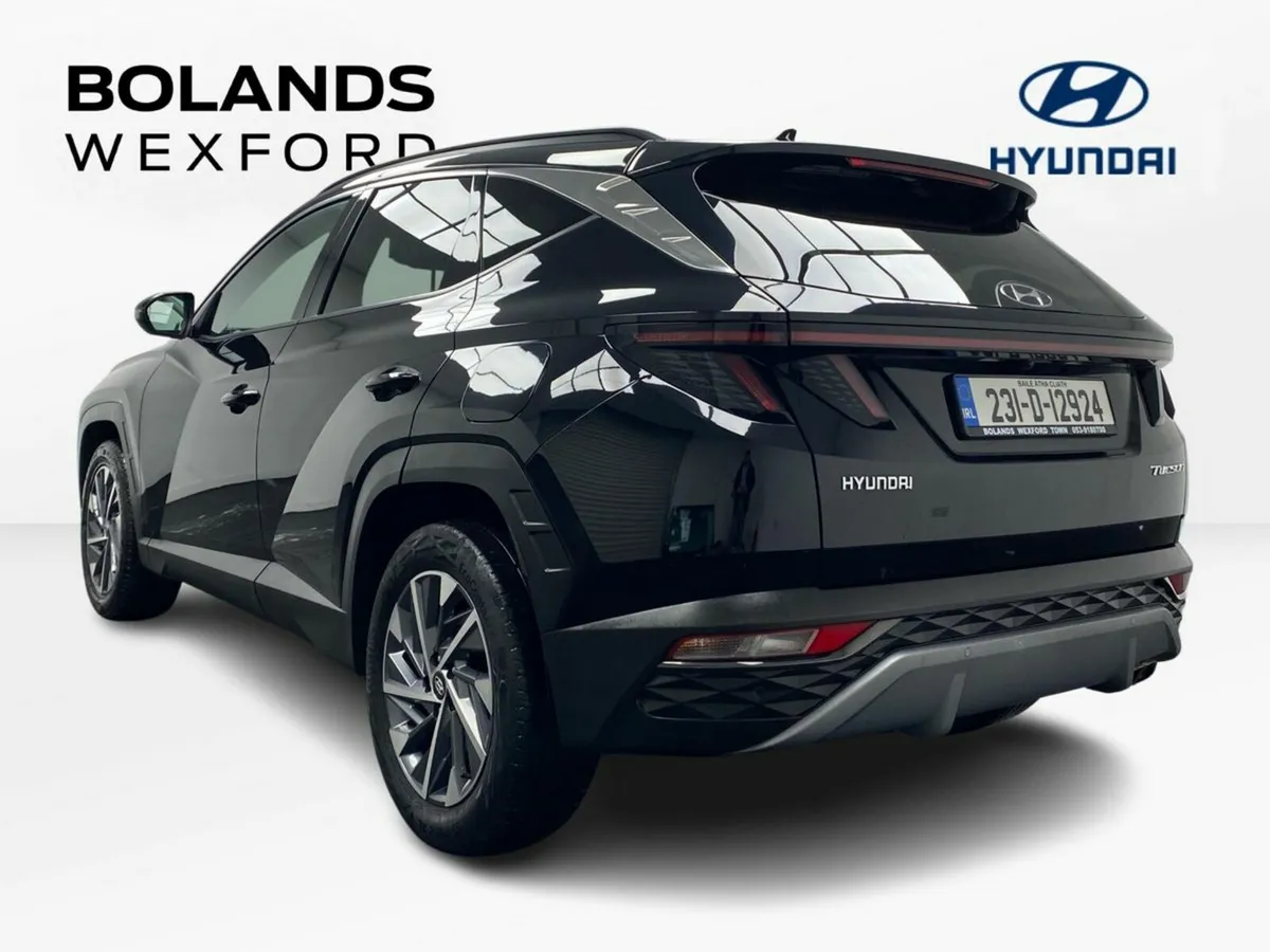 Hyundai Tucson 2WD Executive Plus - Image 3