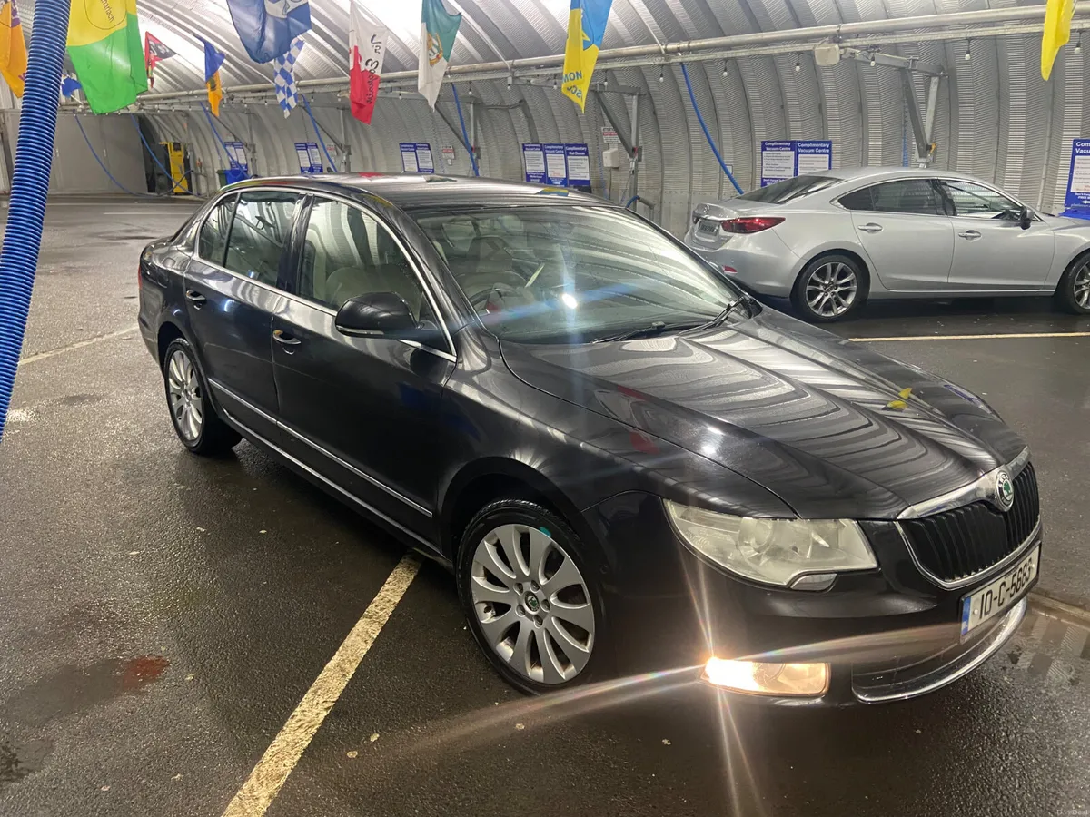 Skoda Superb 2010  automatic low mileage - Image 1