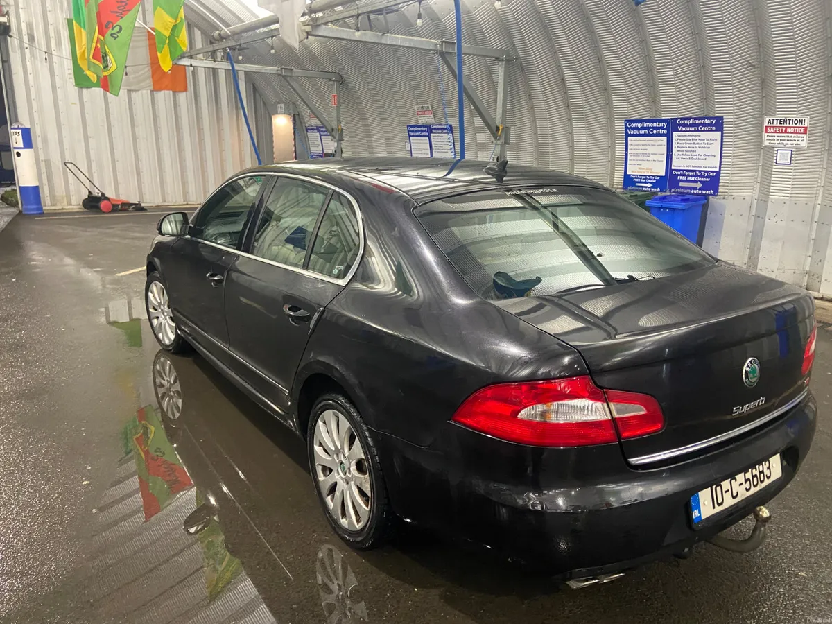 Skoda Superb 2010  automatic low mileage - Image 4