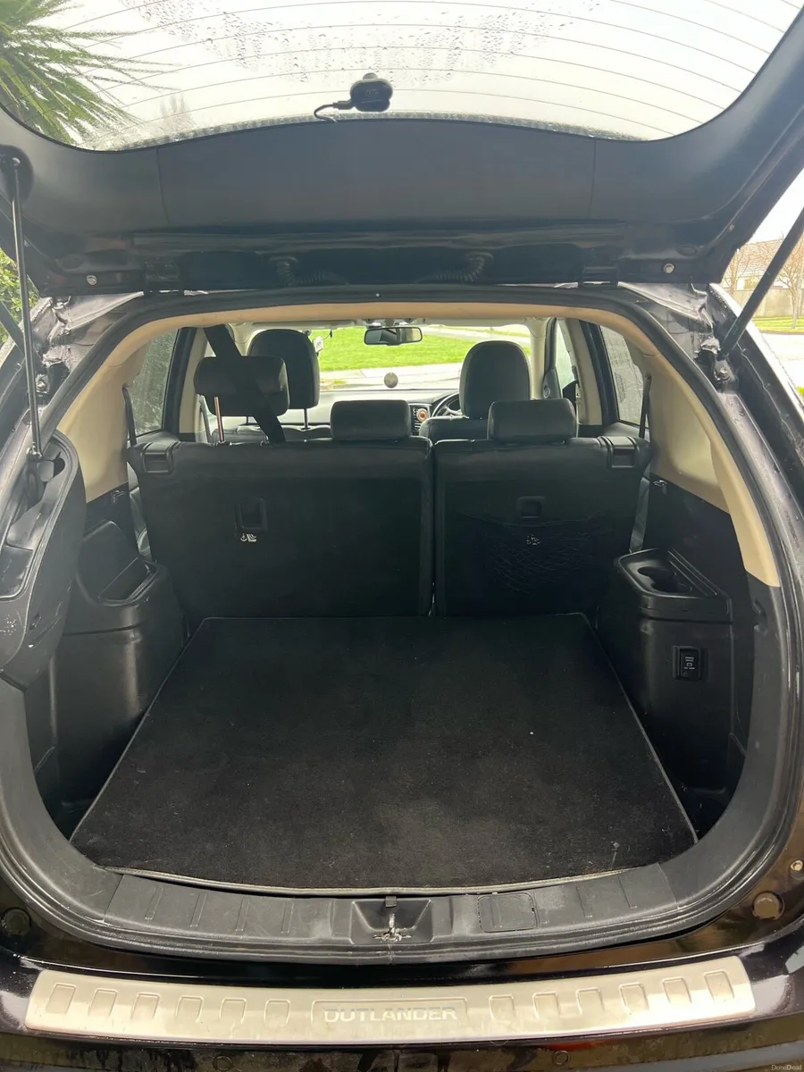 2017 Mitsubishi Outlander PHEV 5HS 92% Battery - Image 4