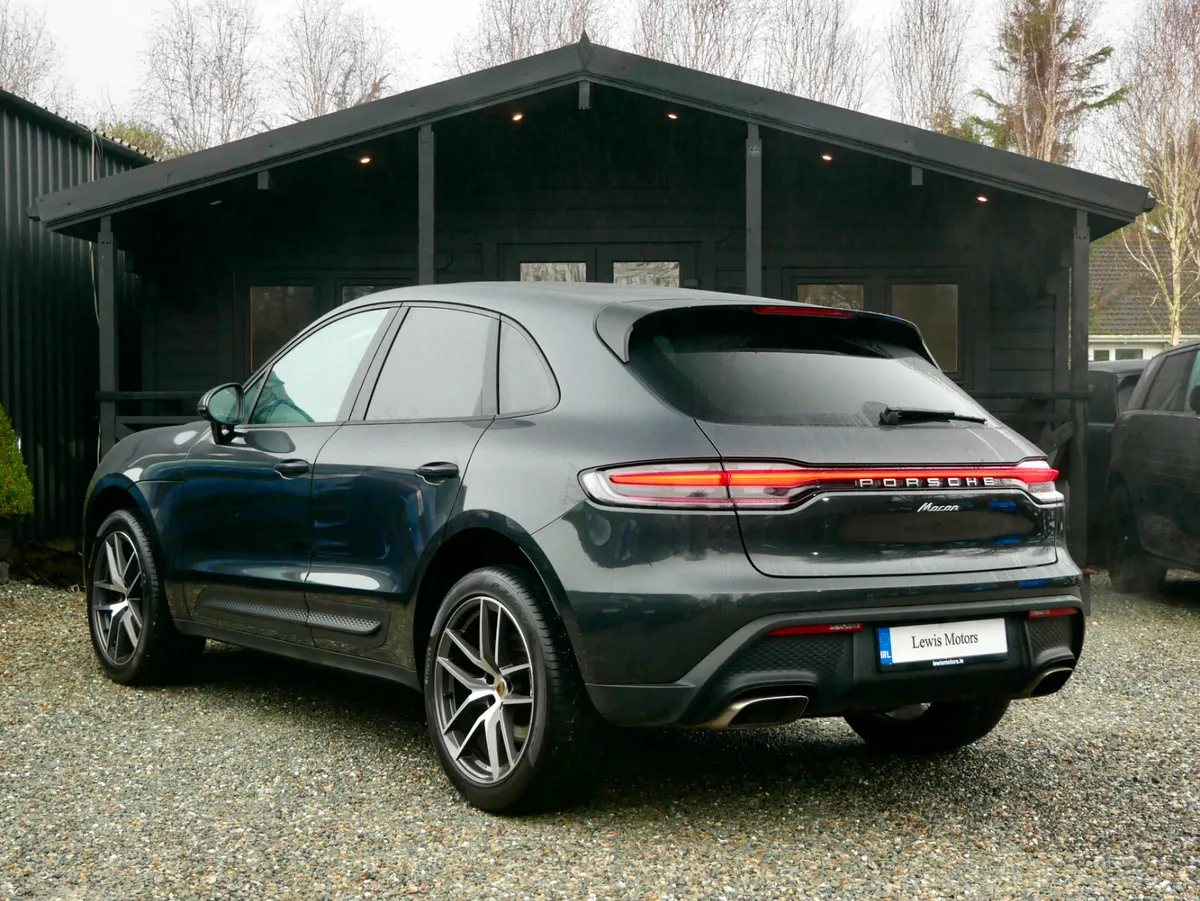 2023 Porsche Macan - Image 4