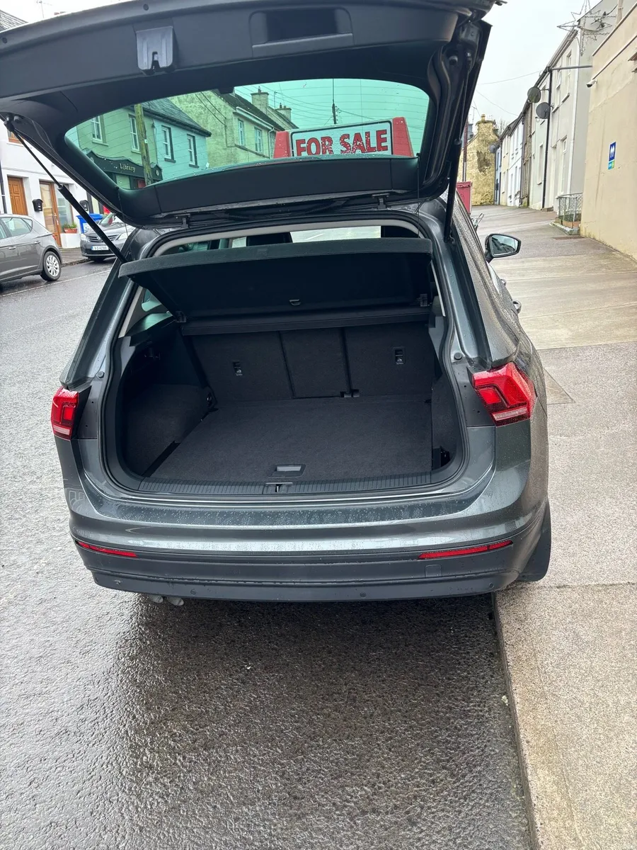Volkswagen Tiguan - Image 4