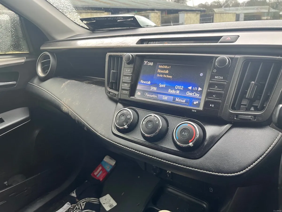 Toyota RAV4 2018 - Image 2