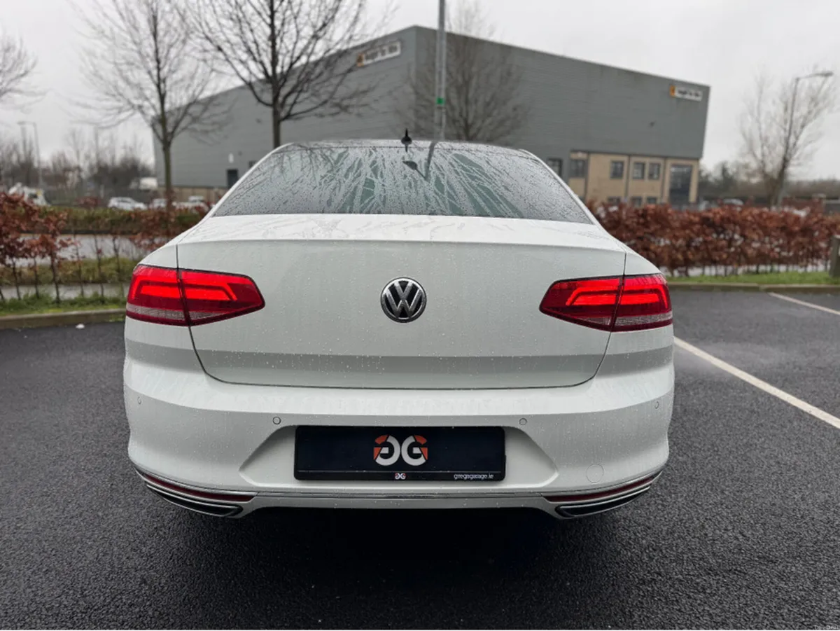 Volkswagen Passat 2.0 TDI R-LINE AUTO*FULL SERVICE - Image 4