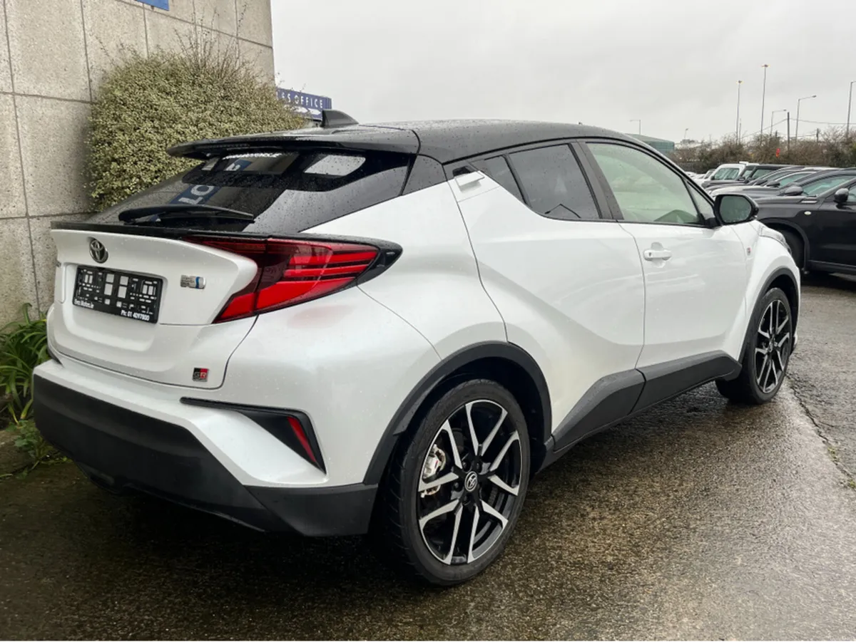 Toyota C-HR GR SPORT AUTOMATIC HYBRID 1.8 PETROL / - Image 4