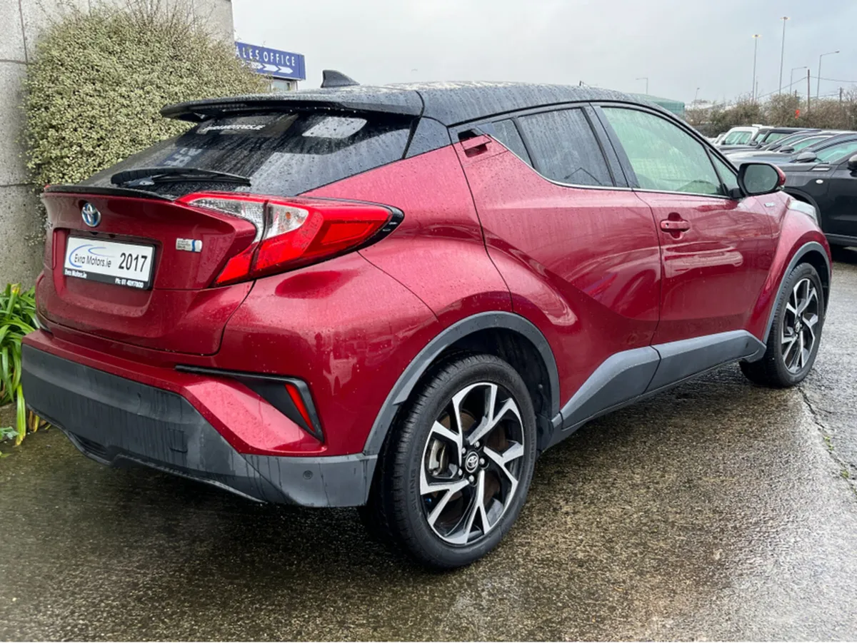 Toyota C-HR SOL AUTOMATIC HYBRID 1.8 PETROL //REVE - Image 4