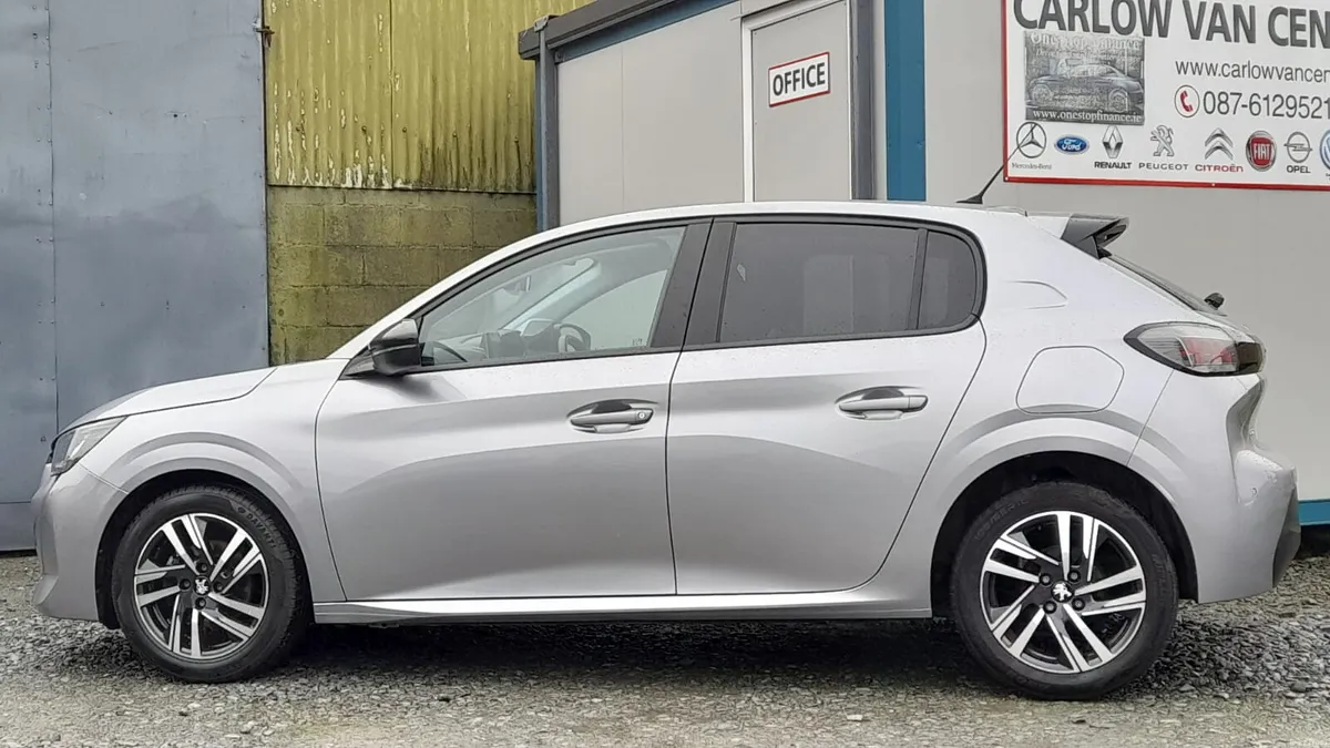 231 Peugeot 208 1.2 Puretech 75 bhp Active - Image 3