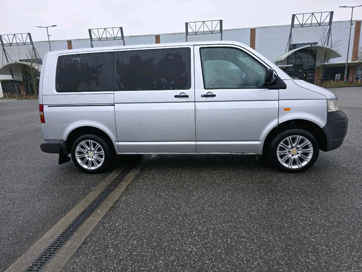 Vw shuttle minibus - Image 3