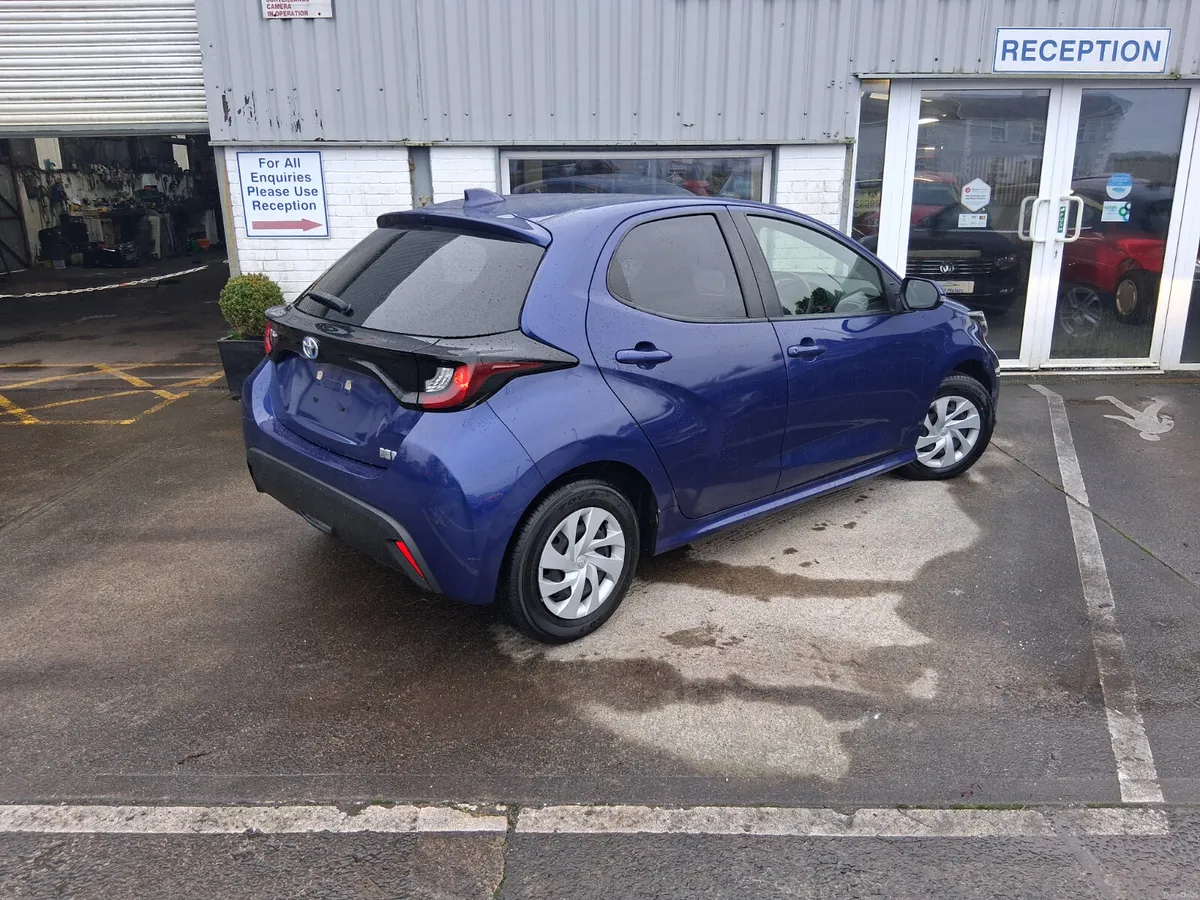 2021 Toyota Yaris - Image 2