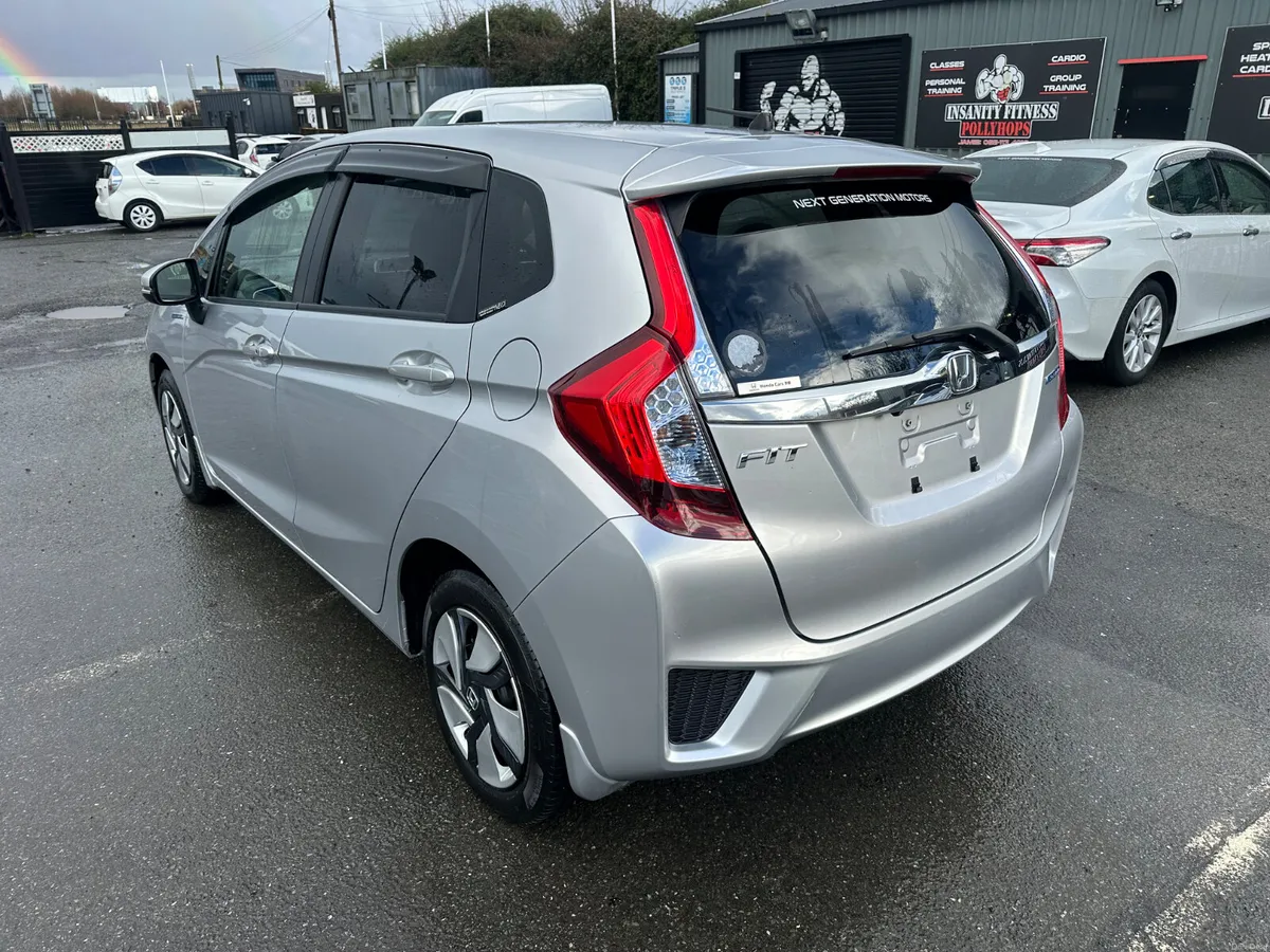 2013 HONDA FIT HYBRID 1.5L  AUTOMATIC FRESH NCT - Image 3
