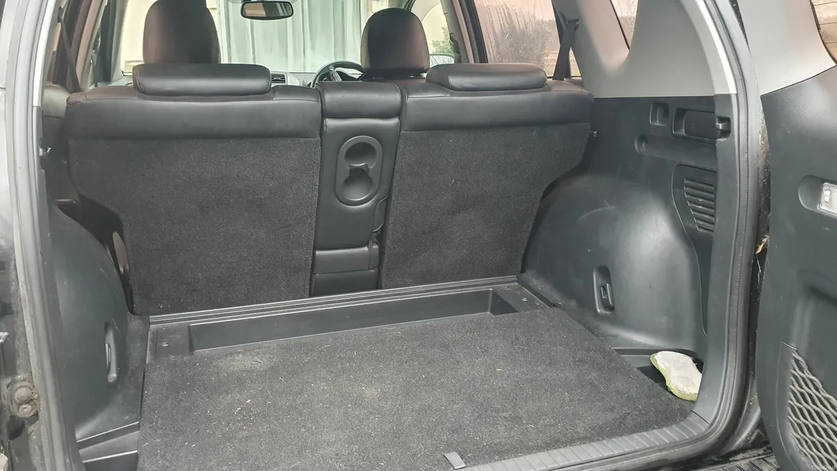 Toyota RAV4 2011 - Image 3