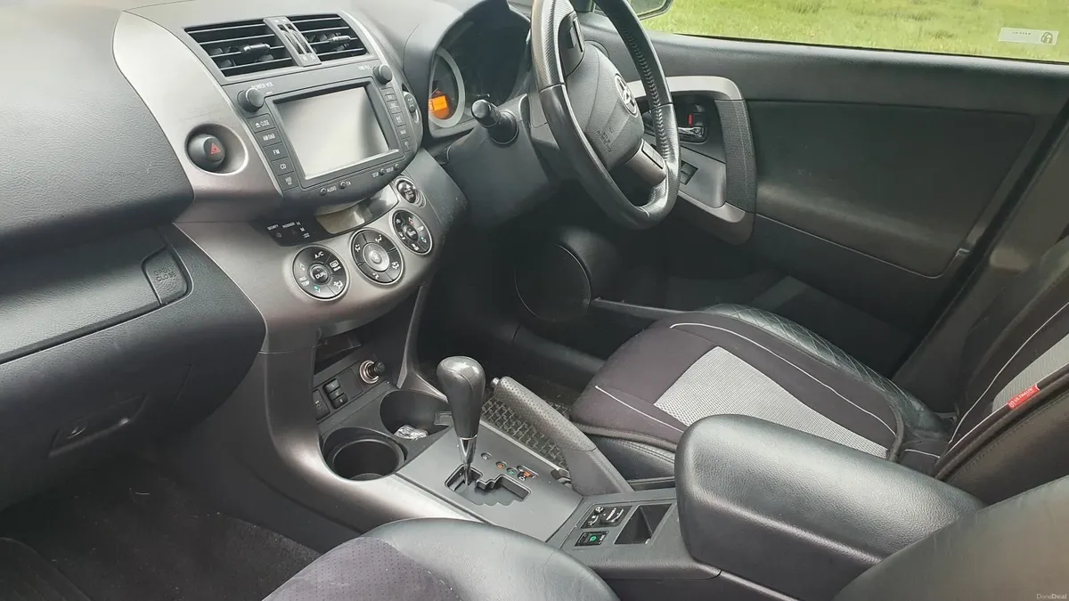 Toyota RAV4 2011 - Image 4
