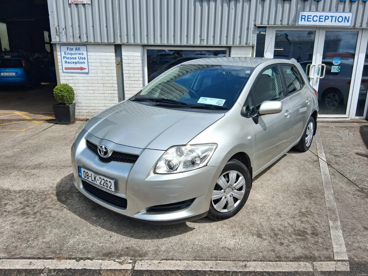 Toyota Auris 2008 - Image 1