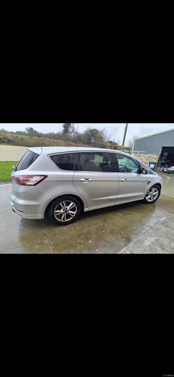 152  7 SEATER FORD SMAX - Image 1