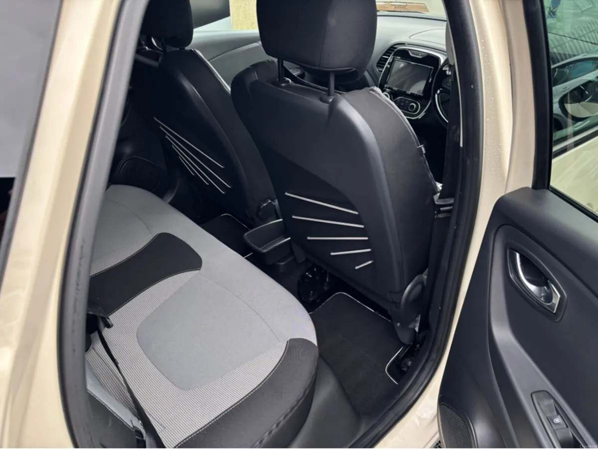 Renault Captur Ranault Captur 1.2, petrol,auto - Image 5