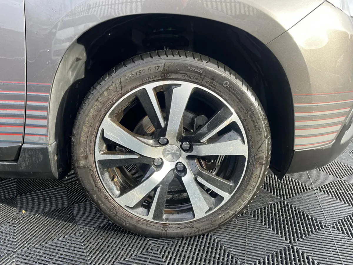 Peugeot 2008 AUTOMATIC 1.2 PETROL CROSS CITY MODEL - Image 3
