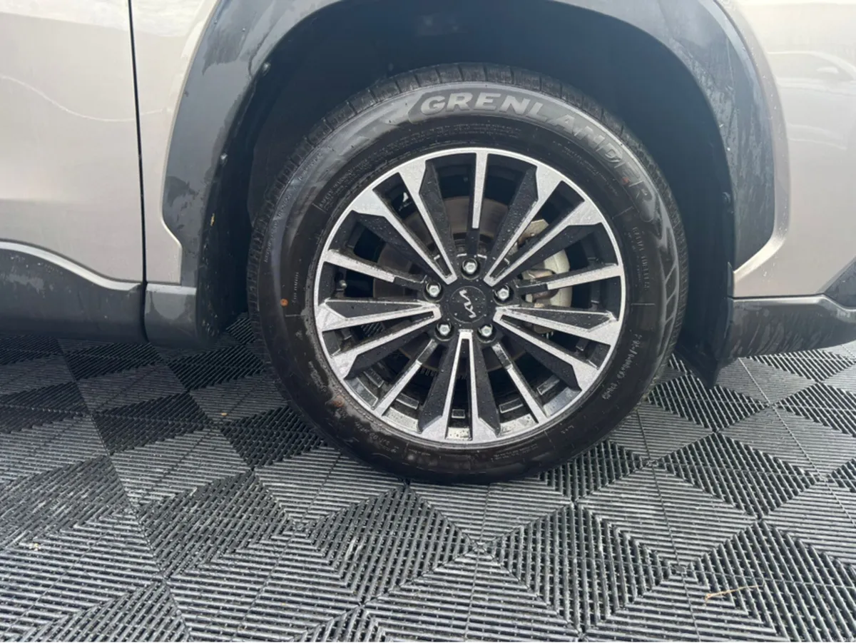 Toyota Corolla Cross 1.8 SELF CHARGE HYBRID HIGH S - Image 3