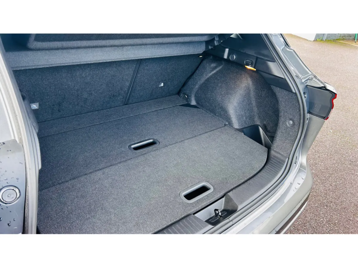 Nissan Qashqai AUTOMATIC PETROL EPOWER SV PREMIUM - Image 3